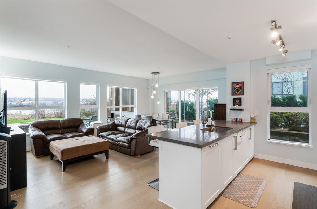 listing image 1104389524176146472