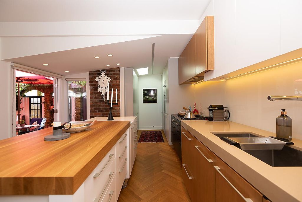 listing image 1100173634750909755