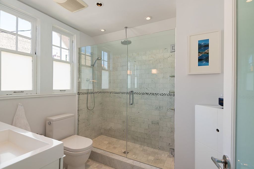 listing image 1104959652411128413