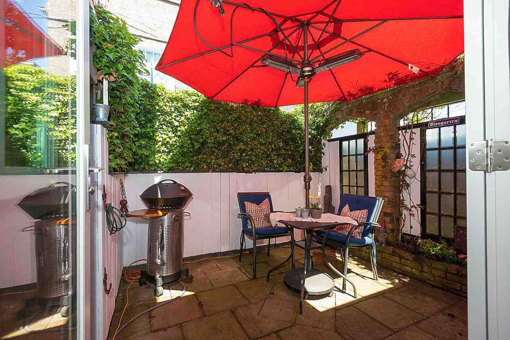 listing image 1103233217715675934