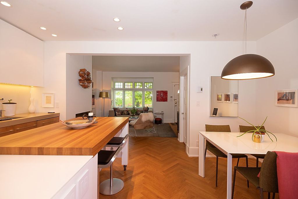 listing image 1106343250325881956