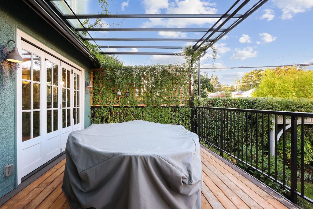 listing image 1101807828721389443