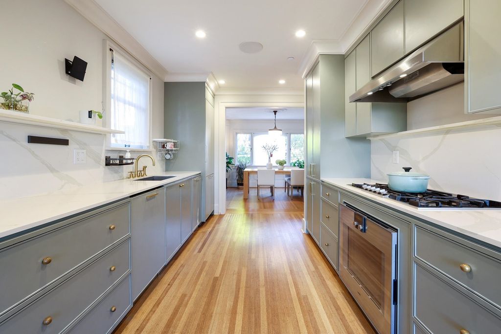 listing image 1101004676645435710