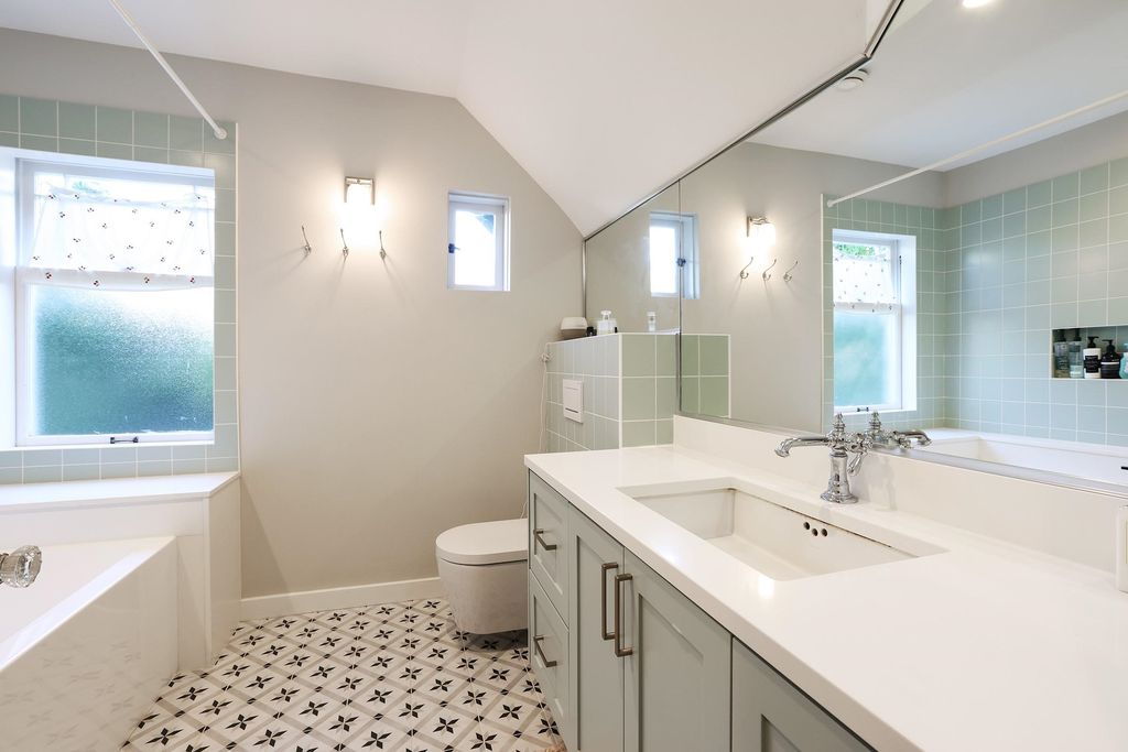 listing image 1107167481766103312