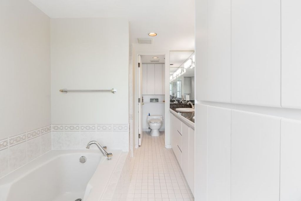 listing image 1100710288590174759