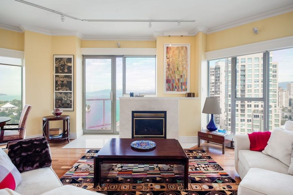 listing image 1103856892036678512