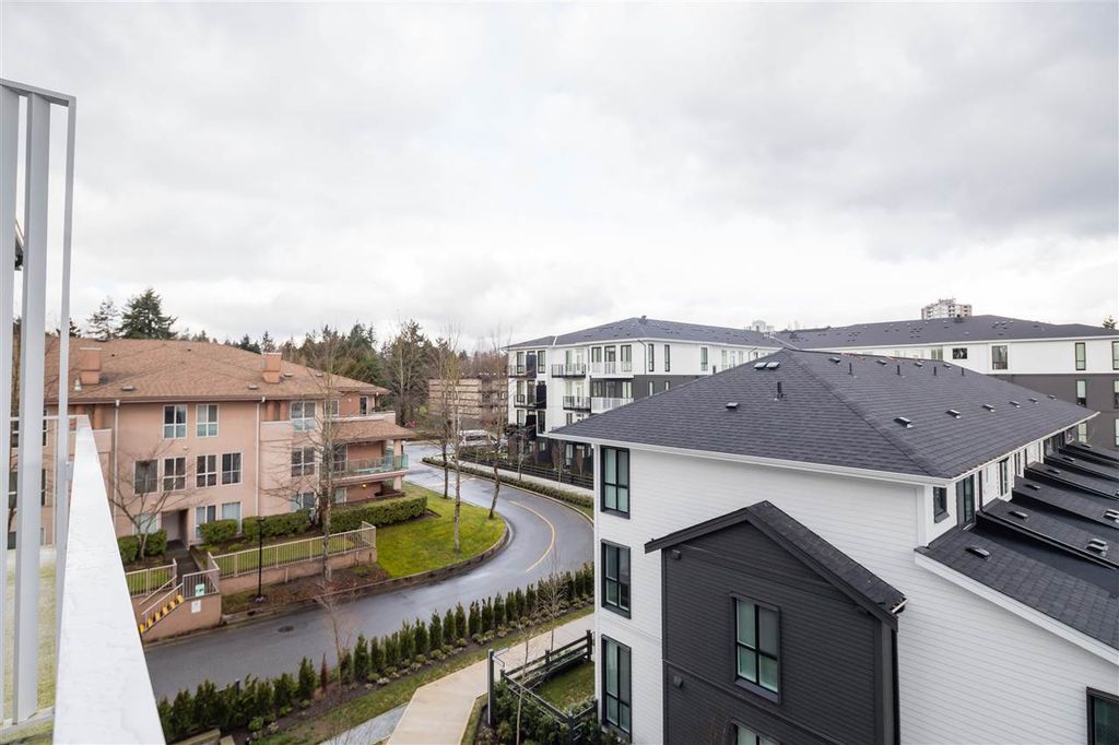 listing image 1108430212814552258