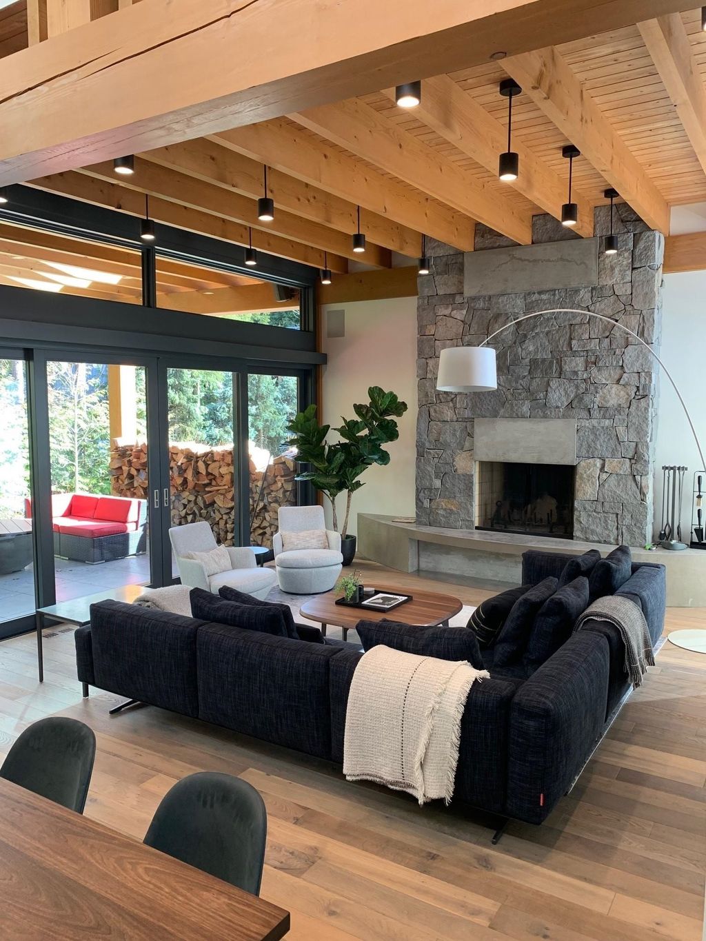 listing image 1104626625360694364