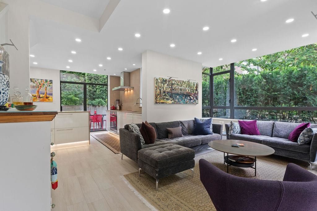 listing image 1103829736513565665