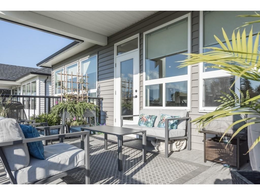 listing image 1106813081504900448