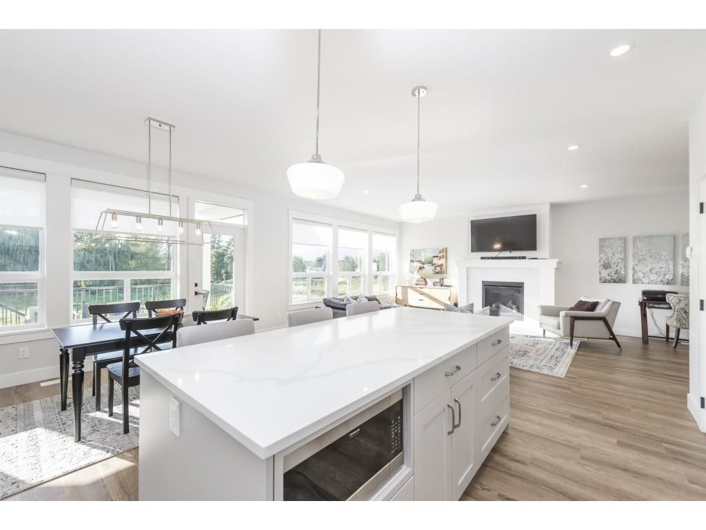 listing image 1104860252268901994