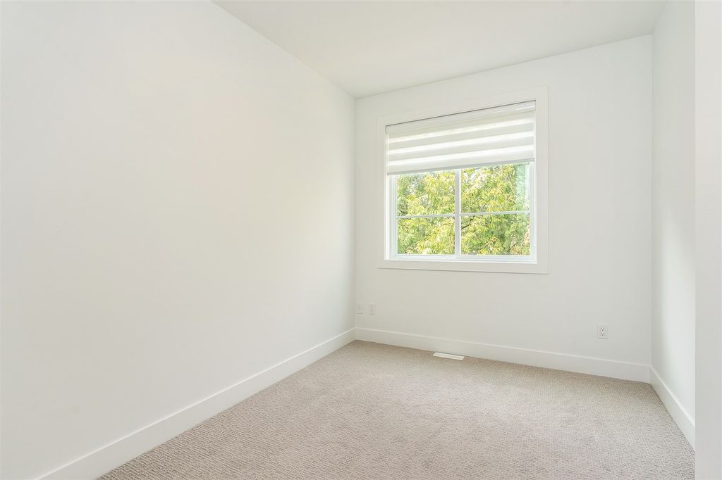 listing image 1105810155934621694