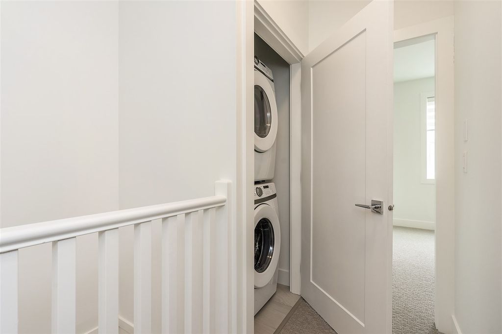 listing image 1109875379819971683