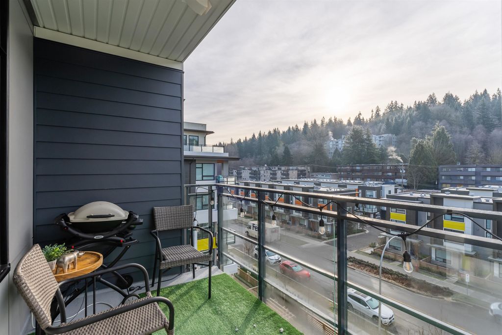 listing image 1104092907403229695