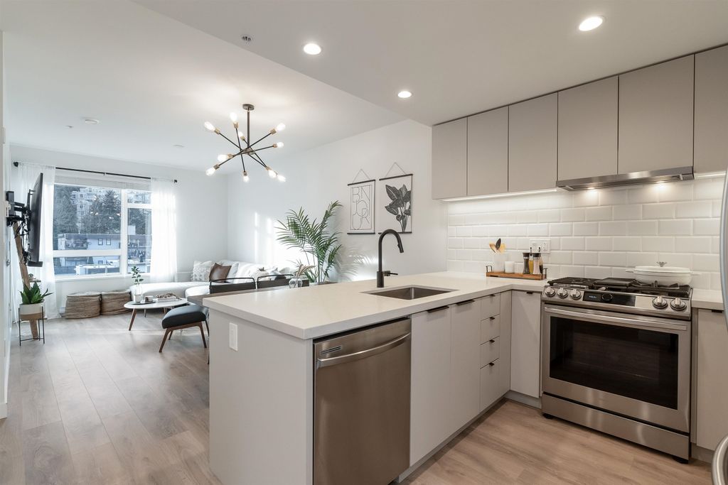 listing image 1103421735772340792