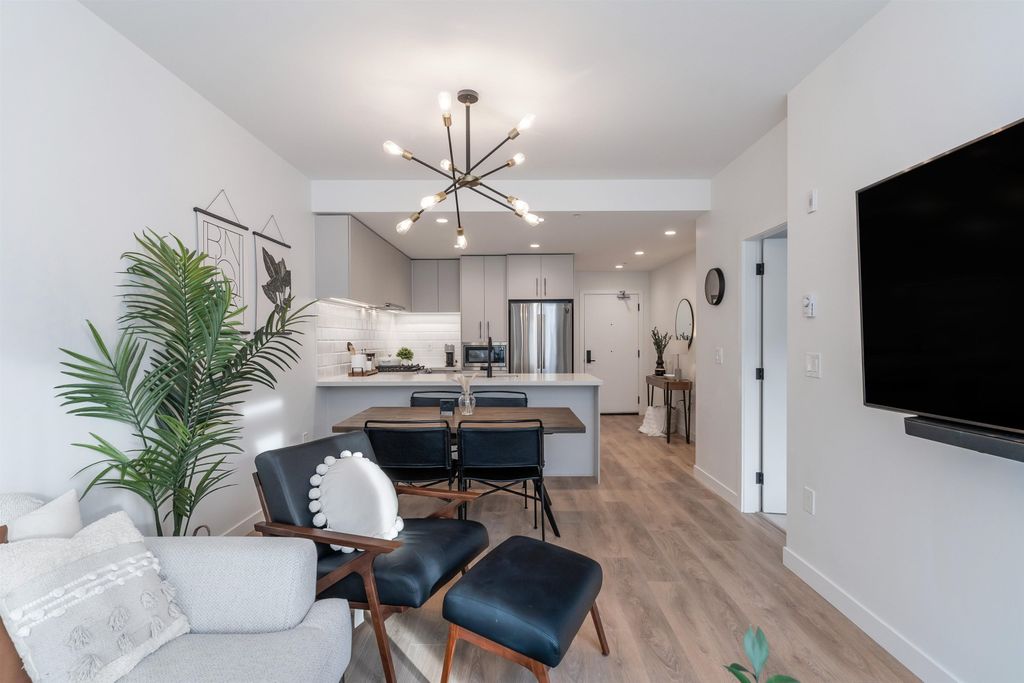 listing image 1105360494021105367