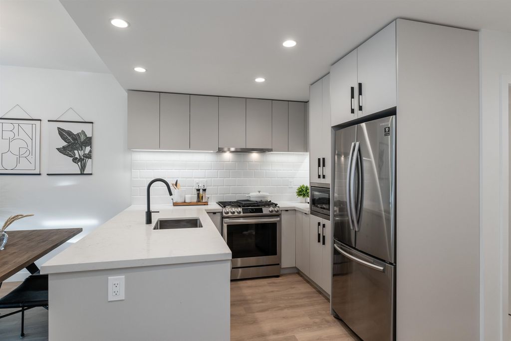 listing image 1100093336410244375