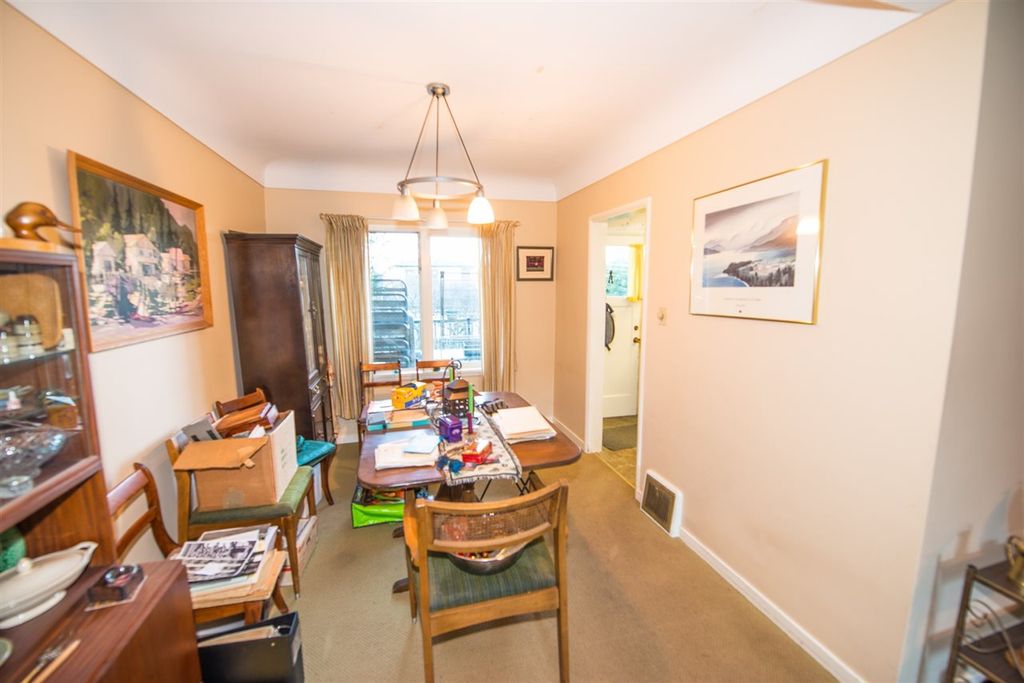 listing image 1104659602215343225