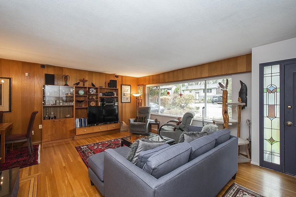 listing image 1104203924844808095