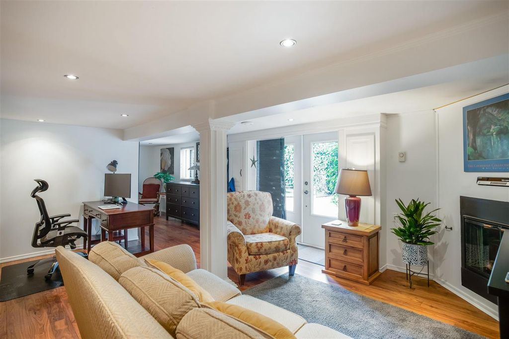 listing image 1109139179017371752