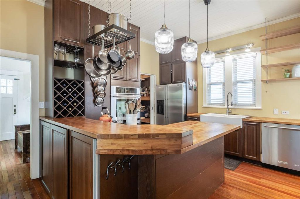 listing image 1109146731413149952