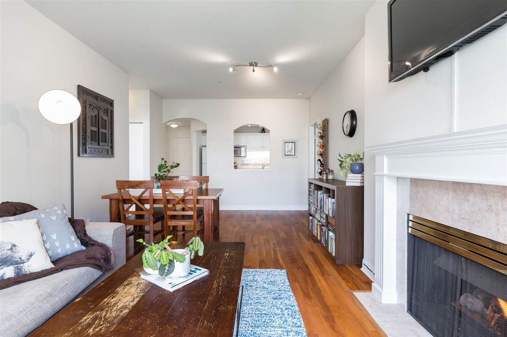 listing image 1103212525659297927