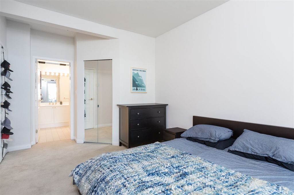 listing image 1101796300473772350