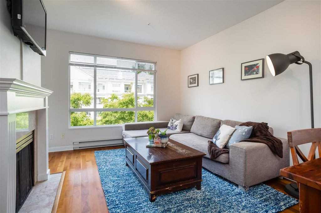 listing image 1102087332158494510