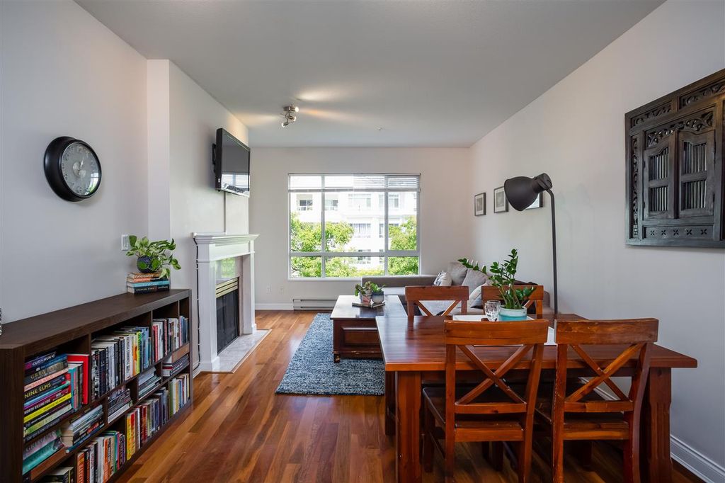 listing image 1104225759556678052