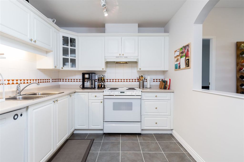 listing image 1102826570340364978