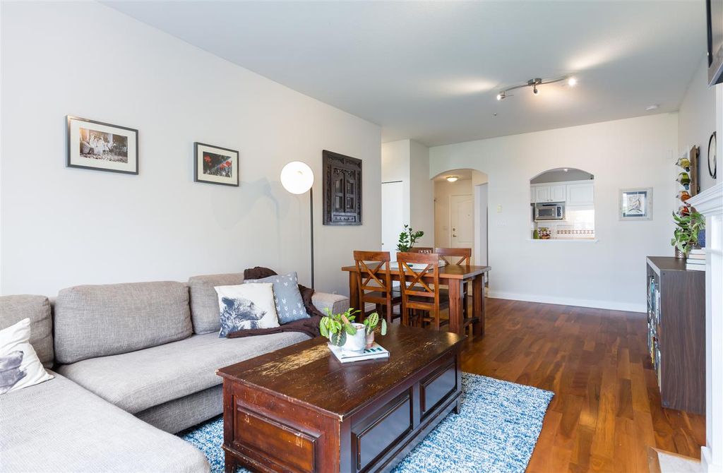 listing image 1104243452644115678