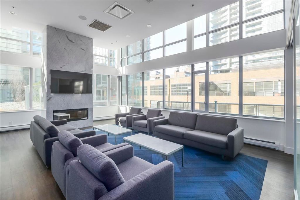 listing image 1105843838283781861