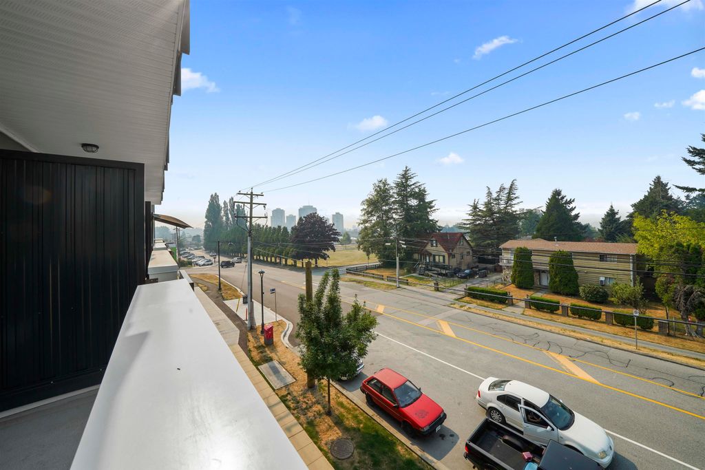 listing image 1109428760409798393