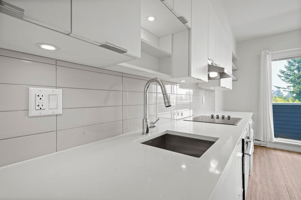 listing image 1107368556893675041