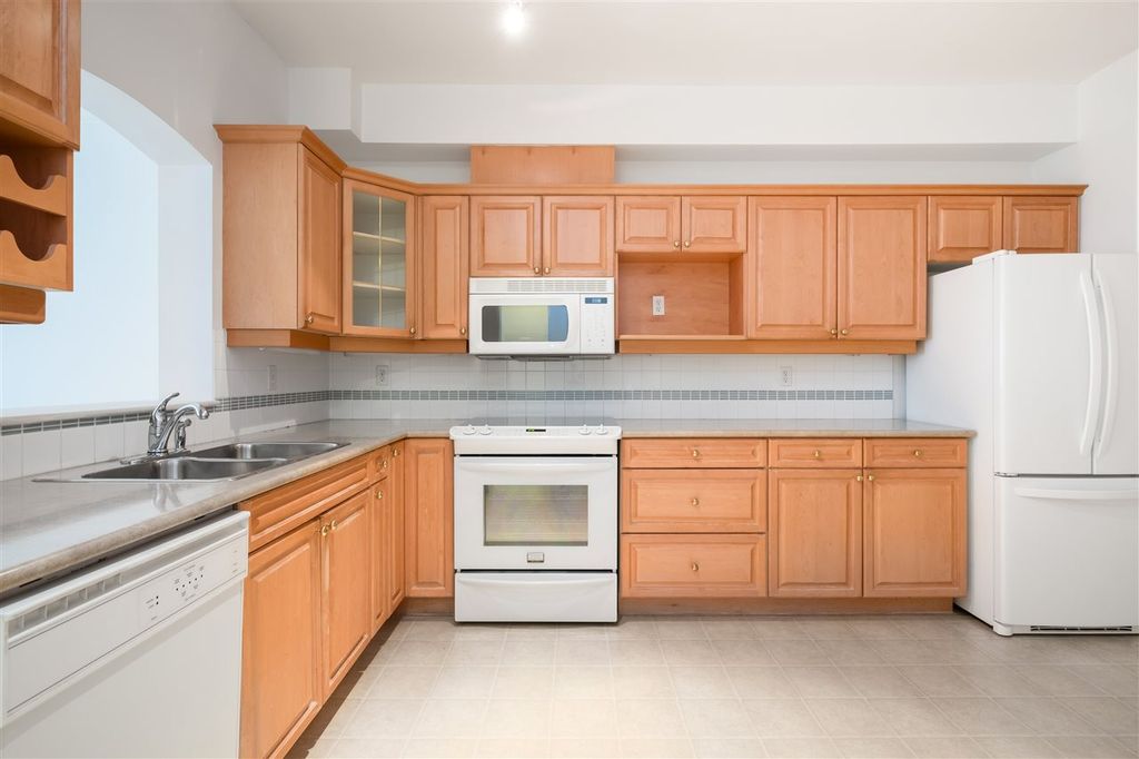 listing image 1109344137064468738