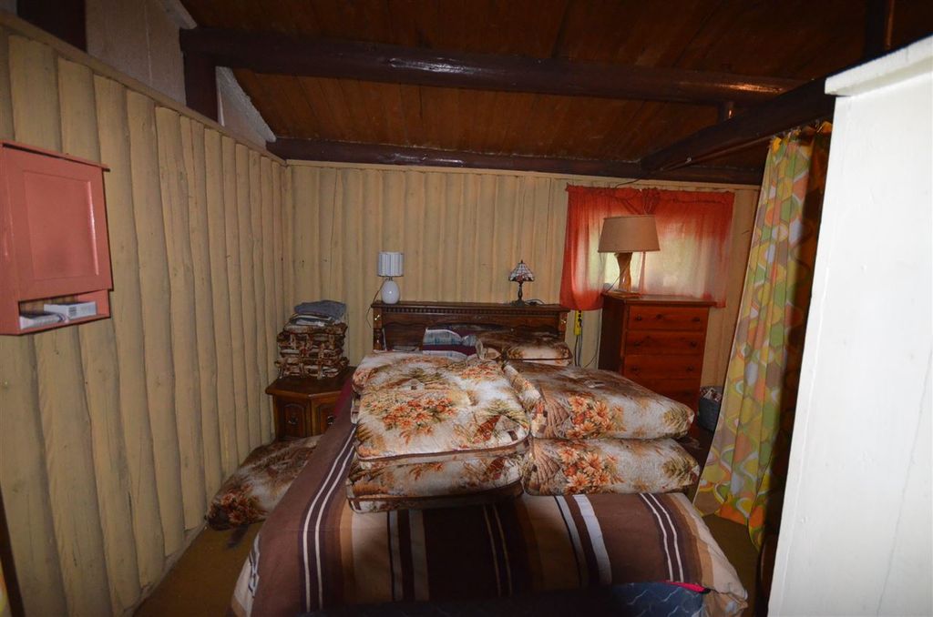 listing image 1107433430990099008