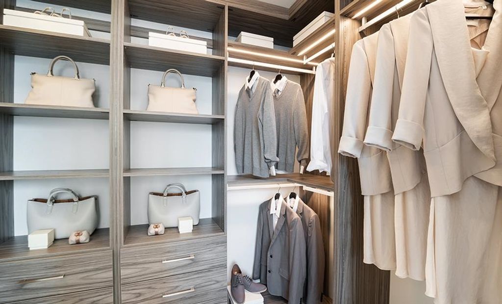 listing image 1102209178145490759