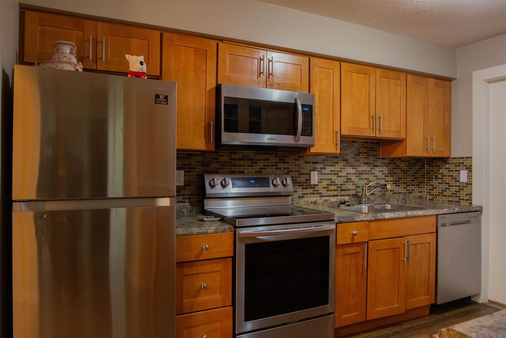 listing image 1103112471662919383