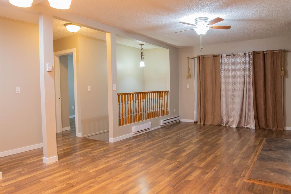 listing image 1102435834002104665