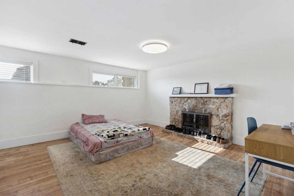 listing image 1106178757204162277