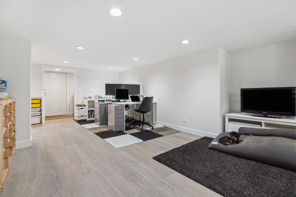 listing image 1100870789408686300