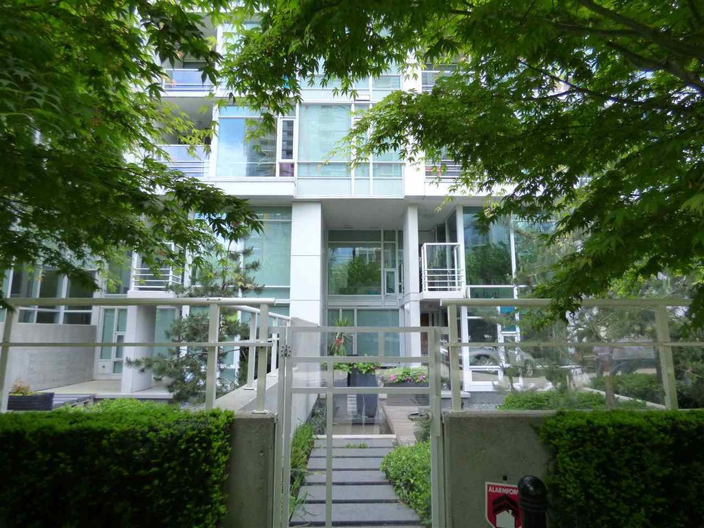 listing image 1106130222187539260