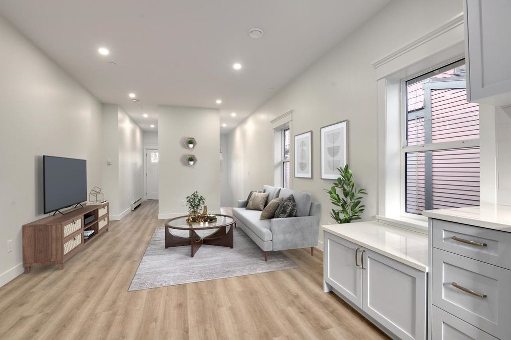 listing image 1109275526514586944