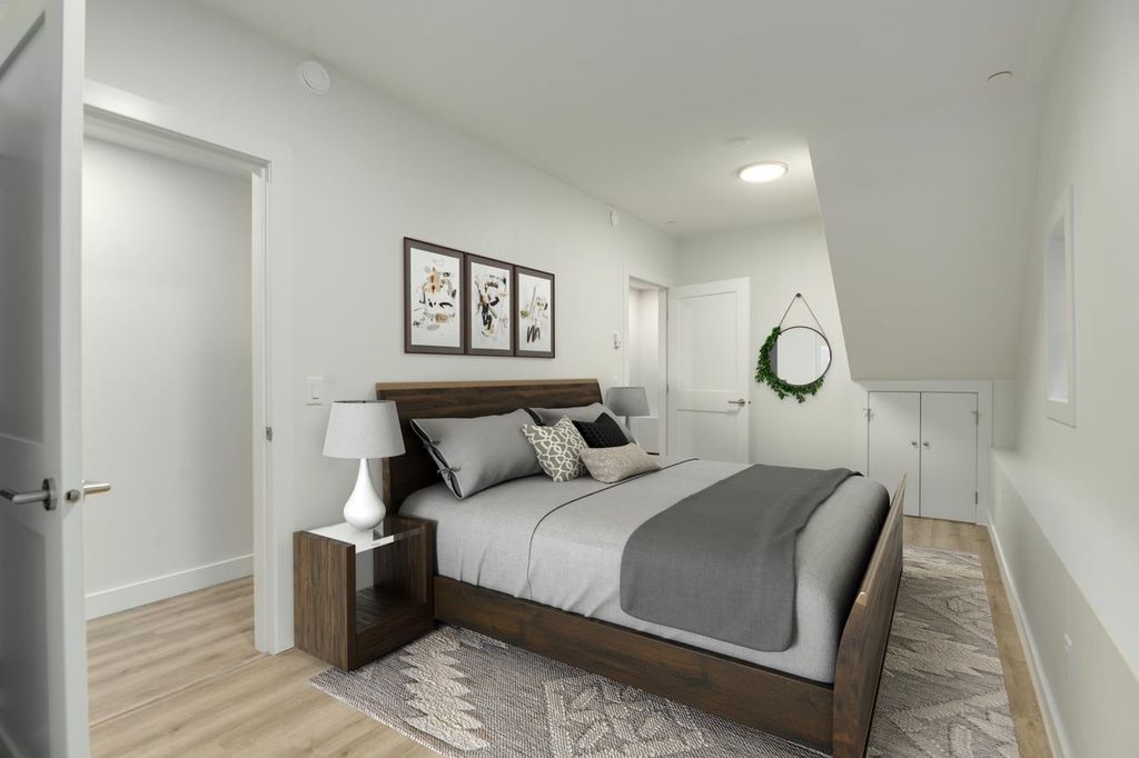 listing image 1100938639982681904