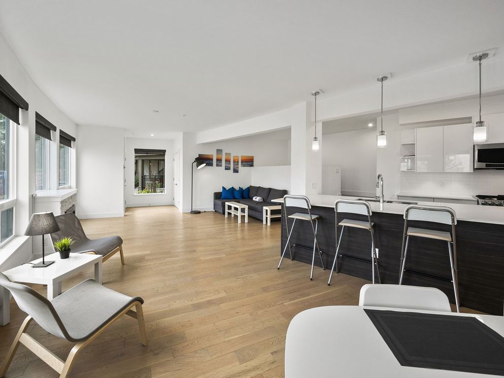 listing image 1102117448795474119