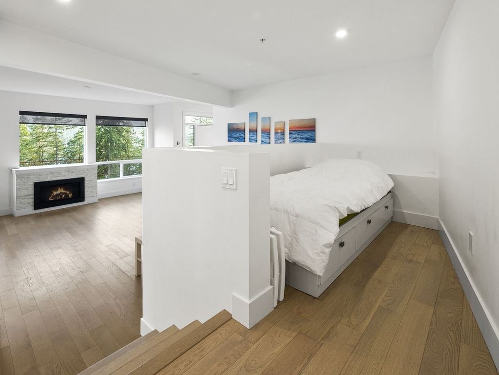 listing image 1102274258941493875