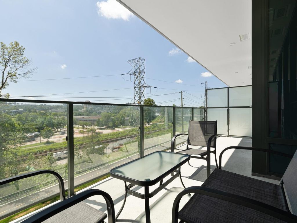 listing image 1100396546297430851
