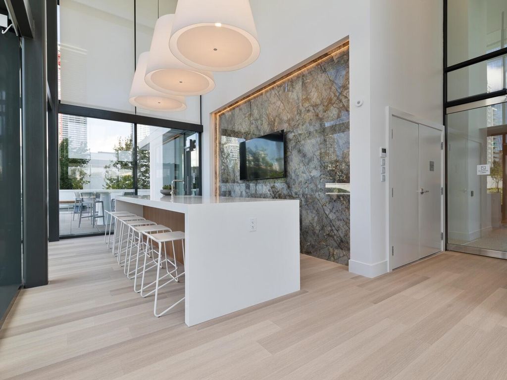 listing image 1108273093504146701