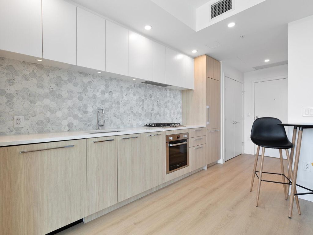 listing image 1103852366295946695