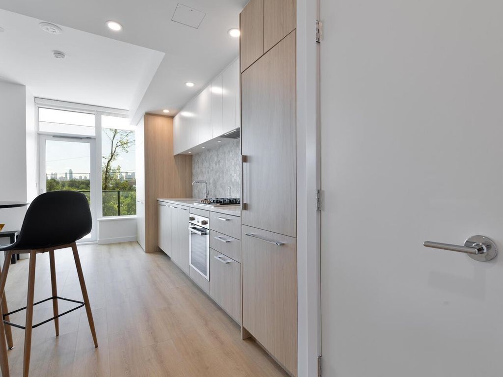 listing image 1109168912048962636